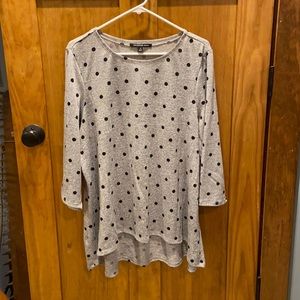 Gray w Black Polka Dot 3/4 Sleeve Top - Never Worn